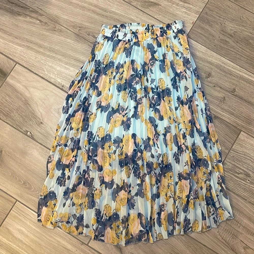 Disney Cinderella floral skirt with elastic waist size XS like new